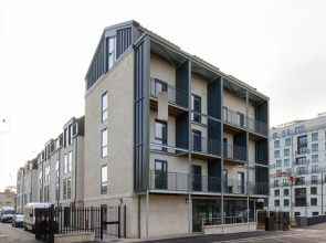 Trendy Studios for Students Only - BATH