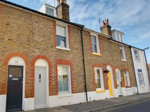 Lovely Holiday Home in Old Town of Whitstable near Beach