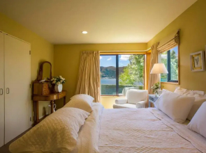 The perfect retreat- 139 on Peninsula