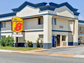 Super 8 by Wyndham Newark DE