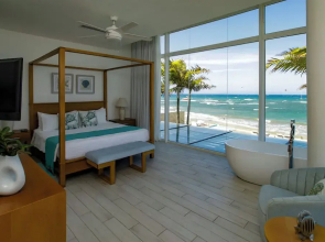 Oceanfront Luxury 10BR Villa
