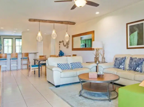 Unique 3BD Wonder on 3rd Floor in Coco with Mountain Views