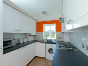 Lovely Upgraded Modern Flat in North Edinburgh