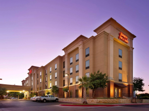 Hampton Inn & Suites San Antonio-Airport