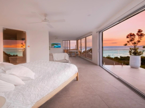 Coolum Beachfront Studio
