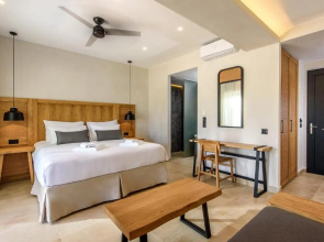 AneSea Hotel