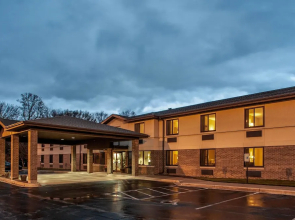 Riverview Inn & Suites