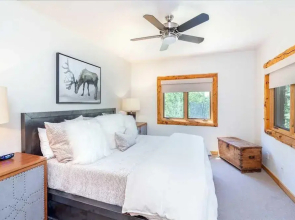 Slopeside Lodge