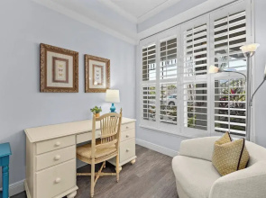 Bologna - Luxury 2-BR Condo with Lake & Golf Views at Green Links, Lely Resort. Access to Pool, Hot Tub, Tennis Courts, and Golf Courses. Near Naples Beaches & Downtown