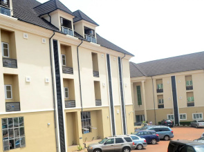 Ritz-Carinton Suites