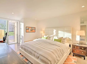 Luxe Palm Desert Home: Patio, Grill & Mtn Views!
