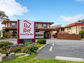 Red Roof Inn & Suites Monterey