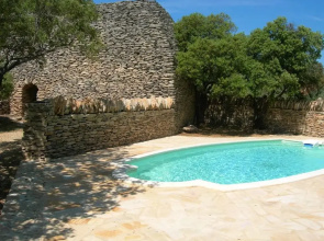 Villa With 3 Bedrooms In Gordes, With Wonderful Mountain View, Private Pool, Furnished Garden - 54 Km From The Slopes