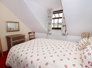 Lily Pond Cottage