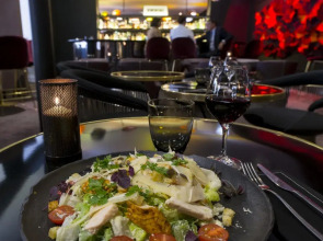 Hotel Marignan Champs - Elysées