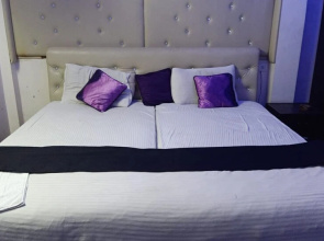 Hotel S R Lucknow