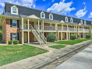 Auburn Condo w/ 2 Pools < 2 Mi to University!