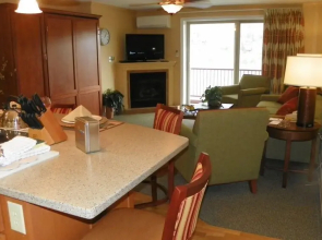 Spend Your Holidays at This 2 Bedroom Pollard Brook Resort Condo in the White Mountains of New Hampshire! - PB Dec 20th-27th, 2shw