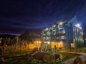 Rey Hotel & Restorant