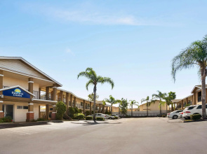 Days Inn & Suites by Wyndham San Diego SDSU