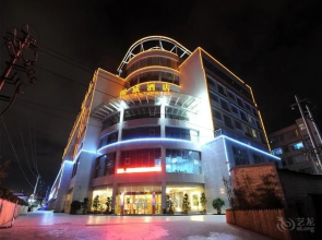 Kunming Long Way Hotel