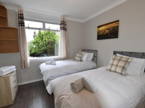 Sighthill 3 Bedrooms with Private Garden