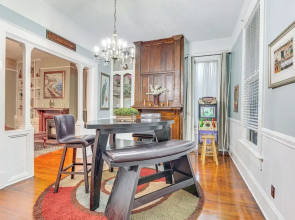 Walk to Downtown: Historic Home in Mobile