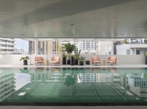 Отель PARKROYAL Suites Bangkok