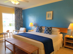 Flamingo Bay Hotel & Marina at Taino Beach