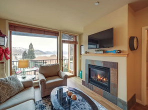 Chelan Home: Views, Pool, Hot Tub, & Beach Access