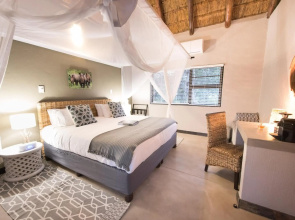 Bushbaby River Lodge