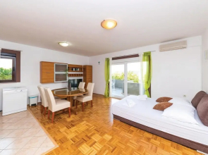 Amazing Apartment in Trogir With 1 Bedrooms and Wifi