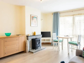 Host Stay Riverbank