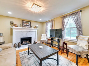 Charming East Durham Home - 2 Mi to Water Park