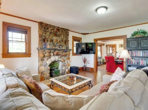Hike + Explore: Mountain-view Escape in Candler