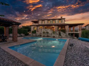 Vila Amyra With Pool