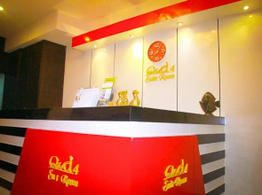 Royal Q&D Suites Hotel