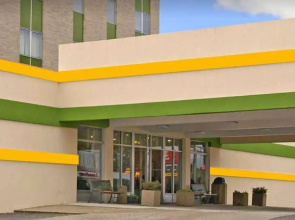 Elkins Inn And Suites