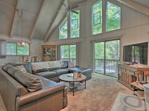 Dog-friendly Lake Ariel Resort Home w/ Deck!
