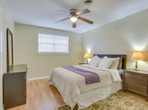 5 Mi to City Park: New Orleans Area Home