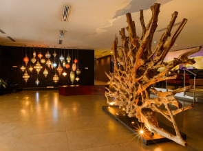 Riande Aeropuerto Hotel & Casino