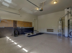 Quinn Creek 4 Bedroom Home by RedAwning