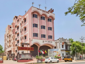 Hotel Saratharajans