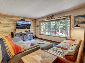 The Blue Lake House - Family fun Abound