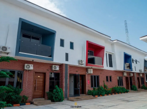 Old English Torf Apartment