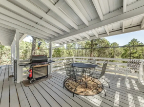 Rustic Alto Retreat - Near Hiking, Skiing & More!