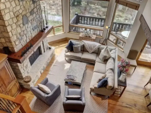 4 Bedroom Luxury Townhome in Lionshead Village