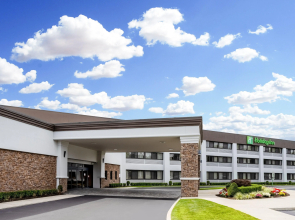 Holiday Inn Long Island-Islip Arpt East by IHG