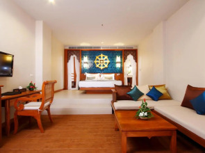 Отель Rawai Palm Beach Resort