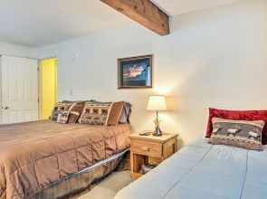 Bartlett Condo ~ 1 Mi to Attitash Resort!